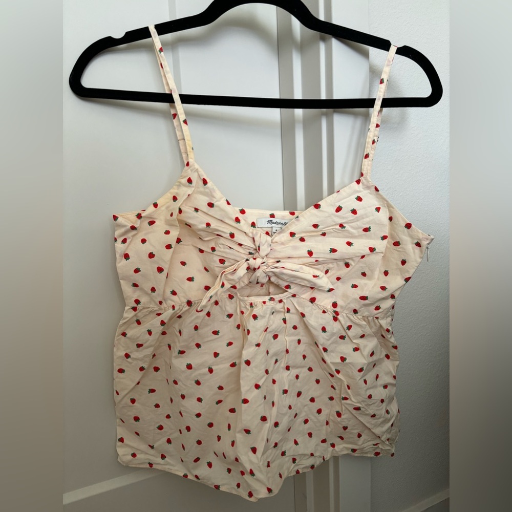 Madewell Tie-Front Keyhole Cami Top in Fresh Strawberries
